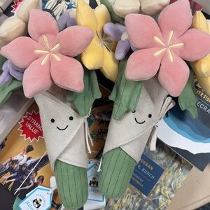 NWT Authentic Jellycat Flower Amusable Bouquet of Flowers